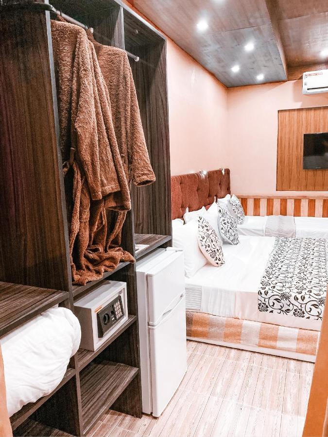 Family Room Open Shower