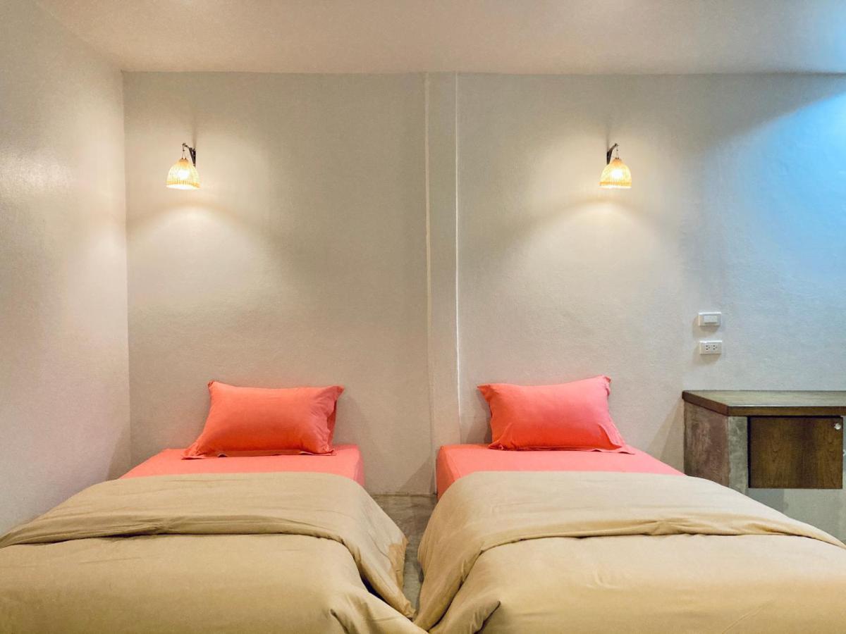 Budget Twin Room,1032730400:JPEG