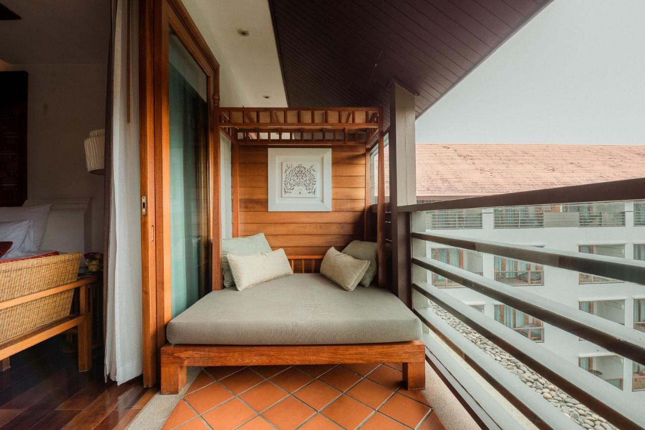Deluxe Balcony Hollywood Twin bed