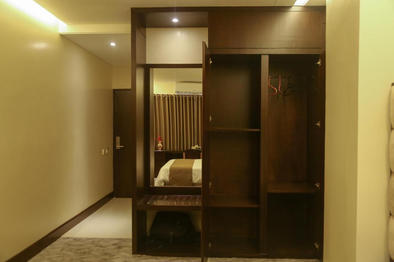 King Room with Mountain View,1063086970:JPEG