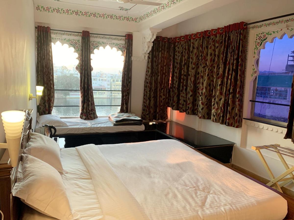 Deluxe Double or Twin Room with Lake View
