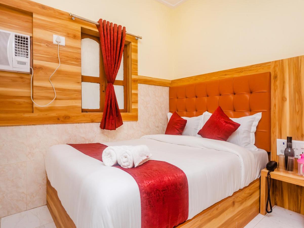 Double Bed AC