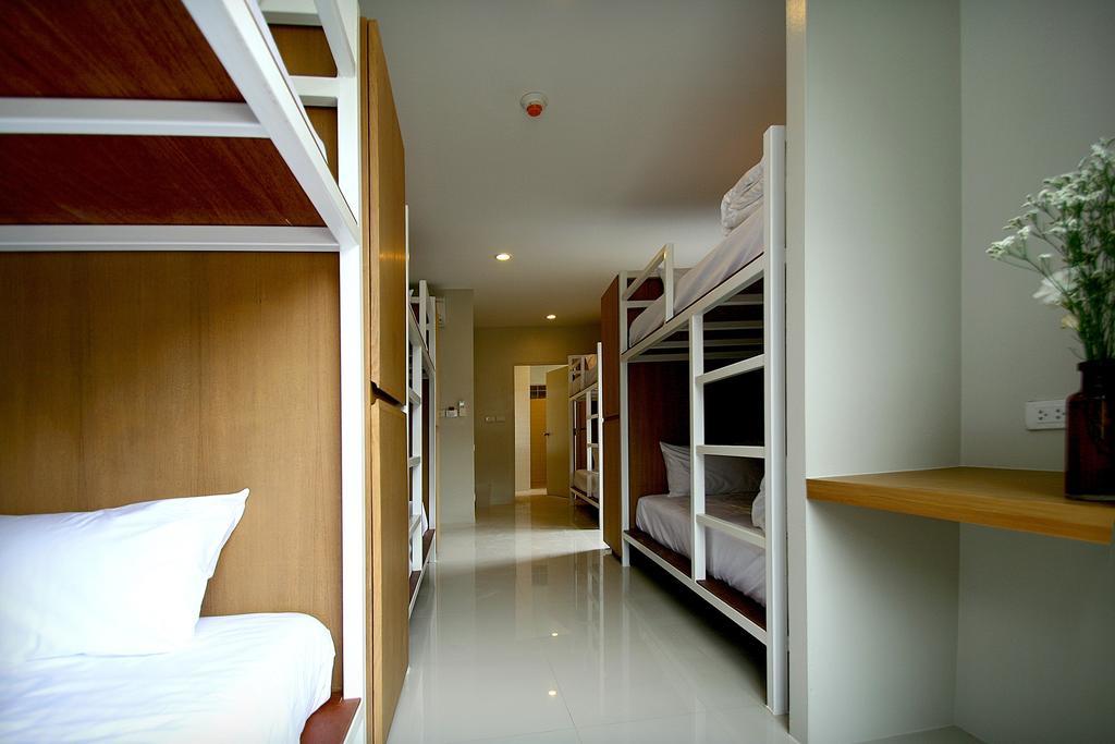 Posto Letto in Dormitorio con 8 Letti
