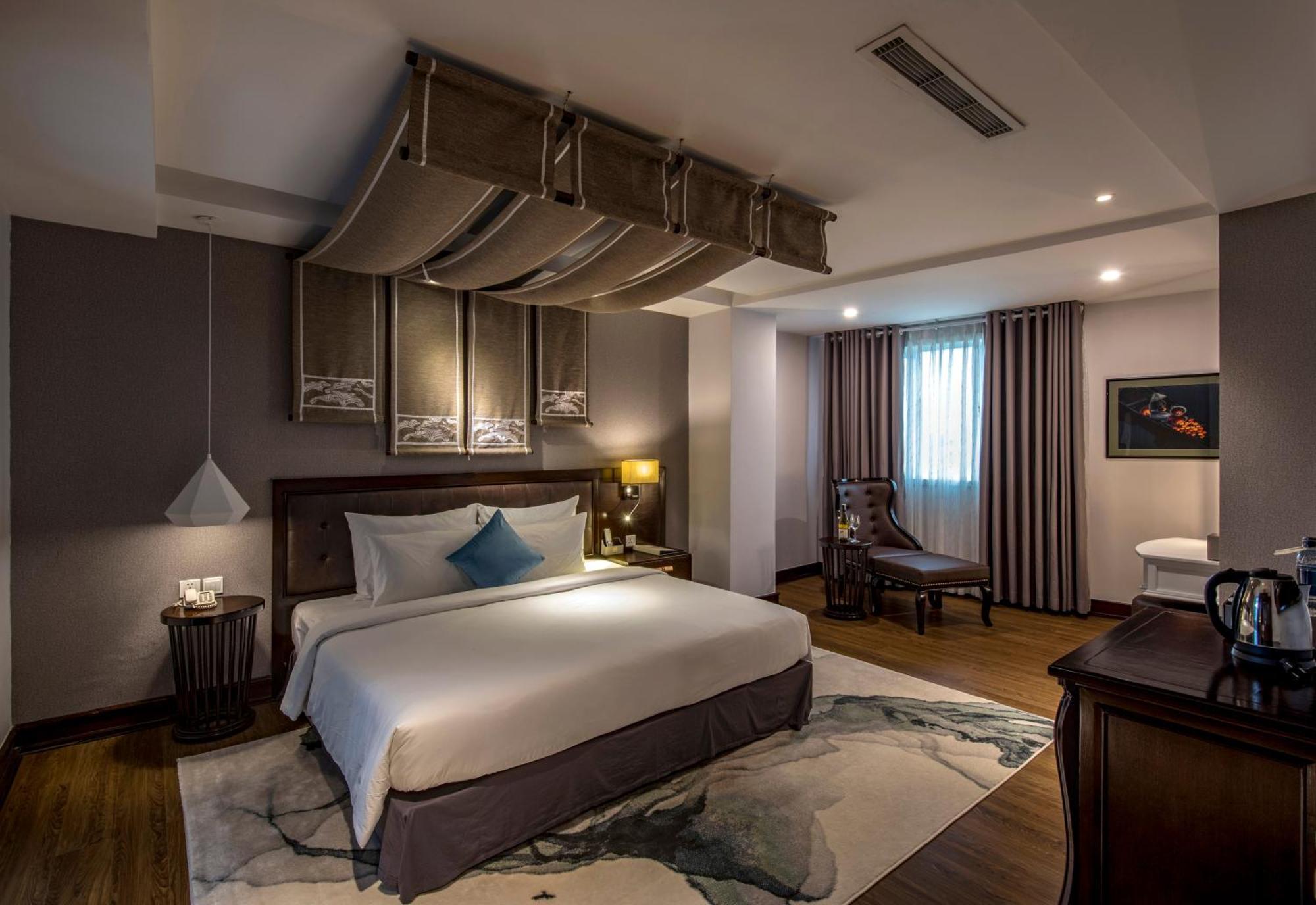 Odys Premium Double Daily Minibar & 1 time Afternoon Tea,1695755636:JPEG