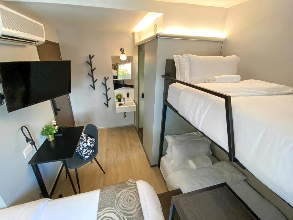 Triple/Quad Room with Window, 12 Hours: 9PM-9AM