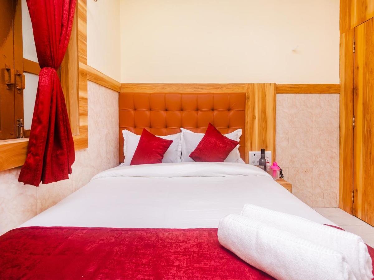 Double Bed AC