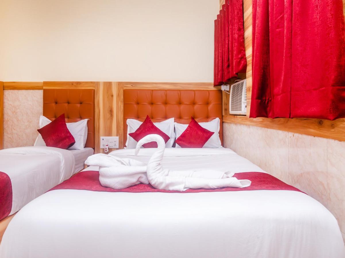TRIPLE BED AC