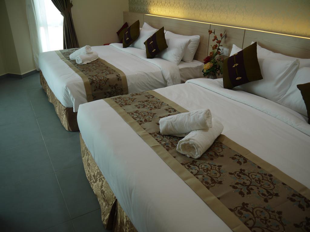 Deluxe Family Room