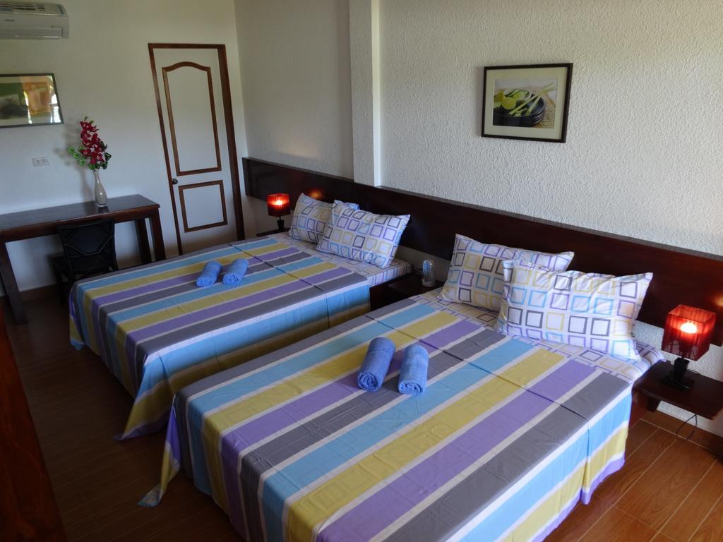 Deluxe Family Room