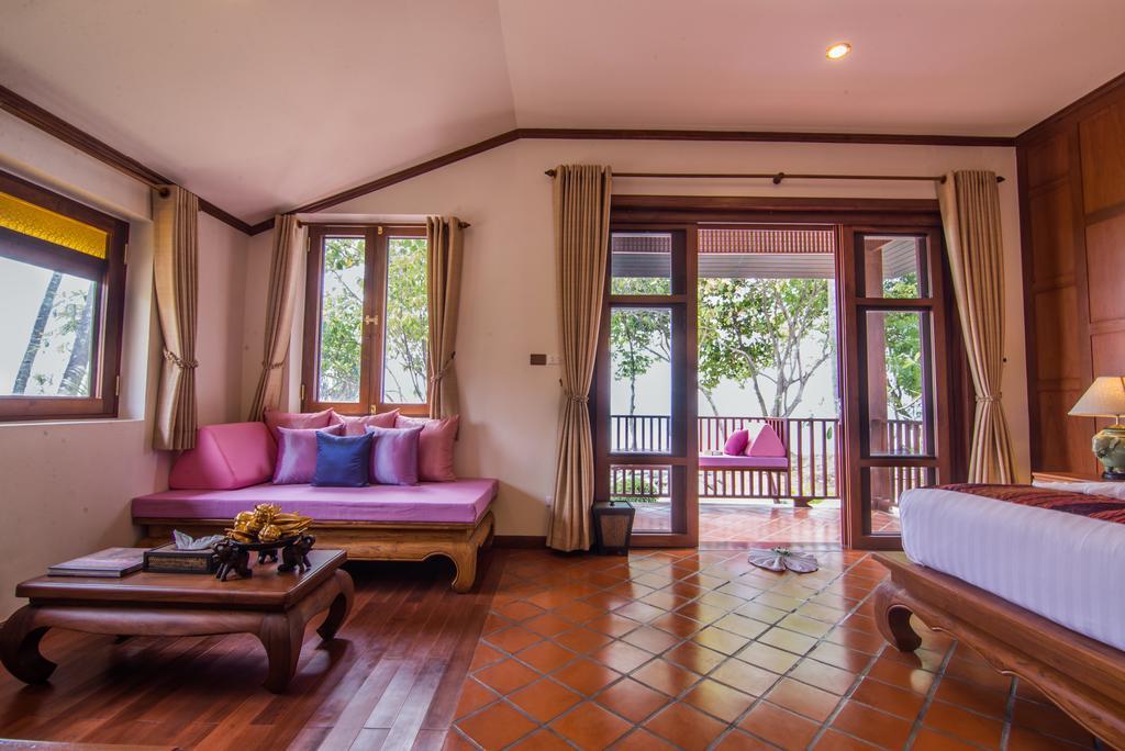 Villa - Beach Front