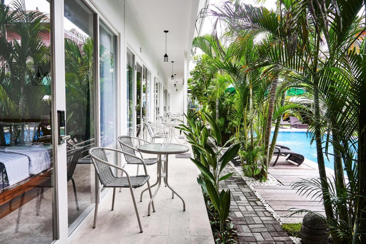Suite Pool View