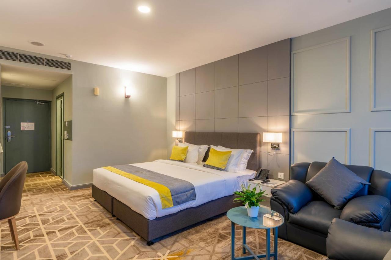 Standard Double or Twin Room (Free Return Airport Transfer & 10% discount on Food & Beverage)