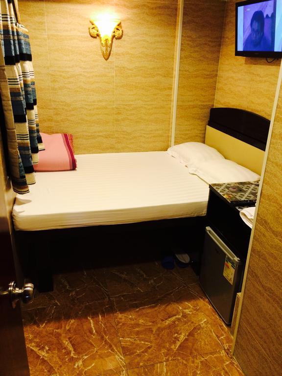 Single Room,325774012:JPEG