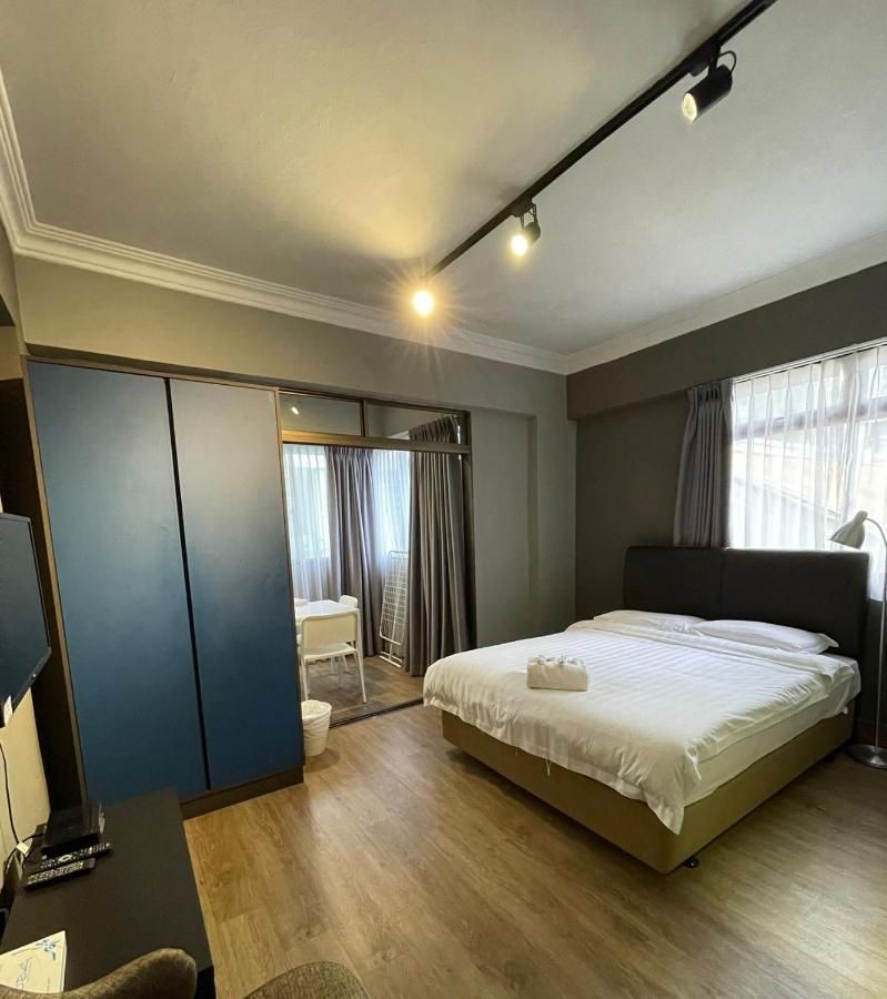 Deluxe Studio