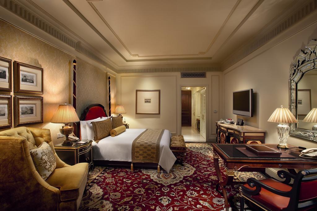 Royal Club Room with Airport Transfers & Lounge Access including cocktail hours. 2 hours guaranteed early check in and late check out,943538062:JPEG