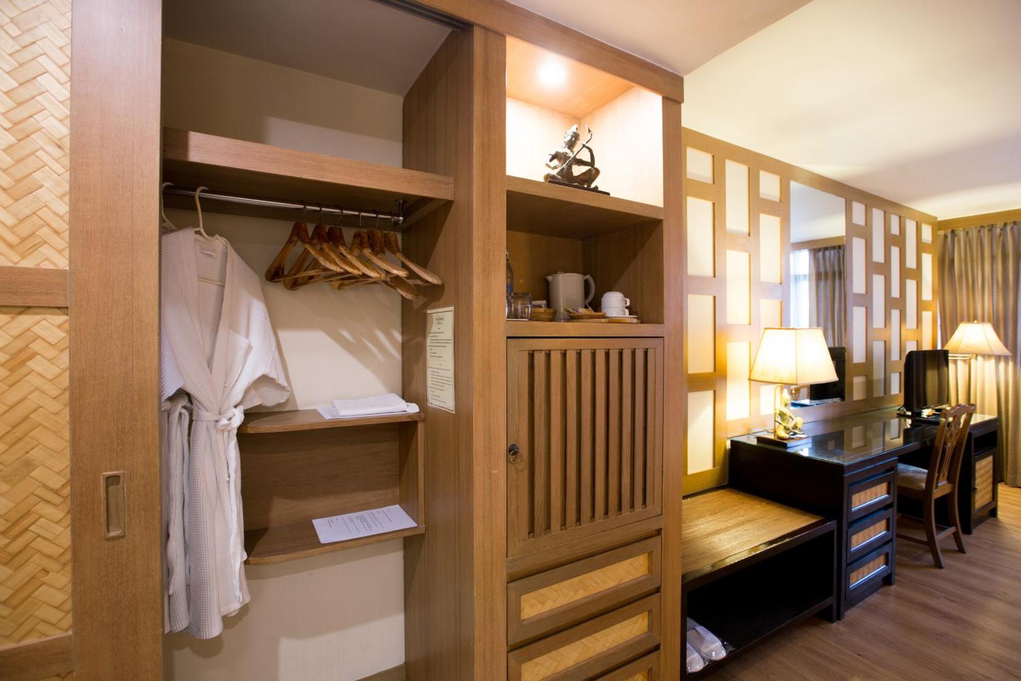 Executive Room,1624760733:JPEG