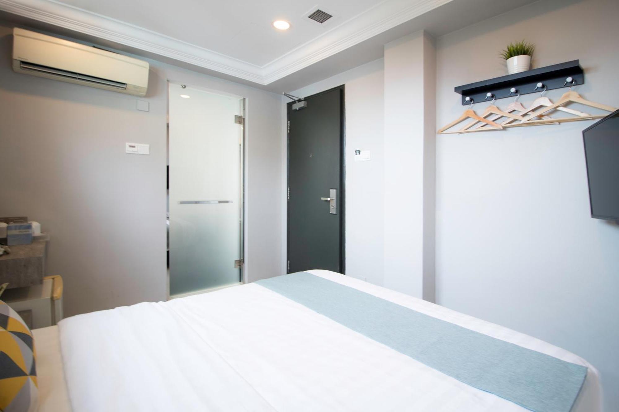 Standard Queen Room Newly Renovated