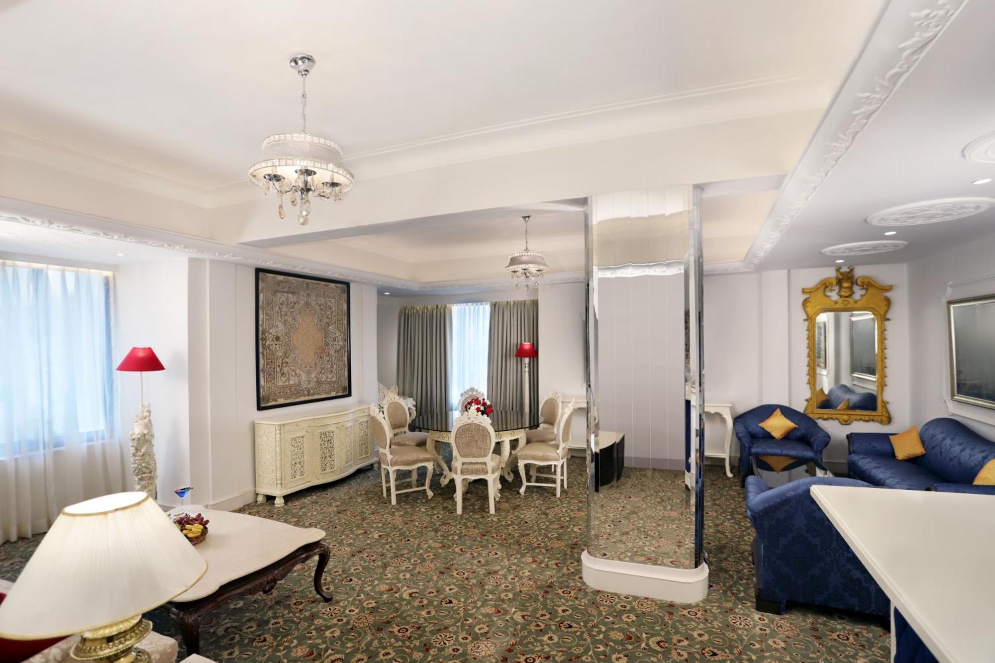 Luxury Suite