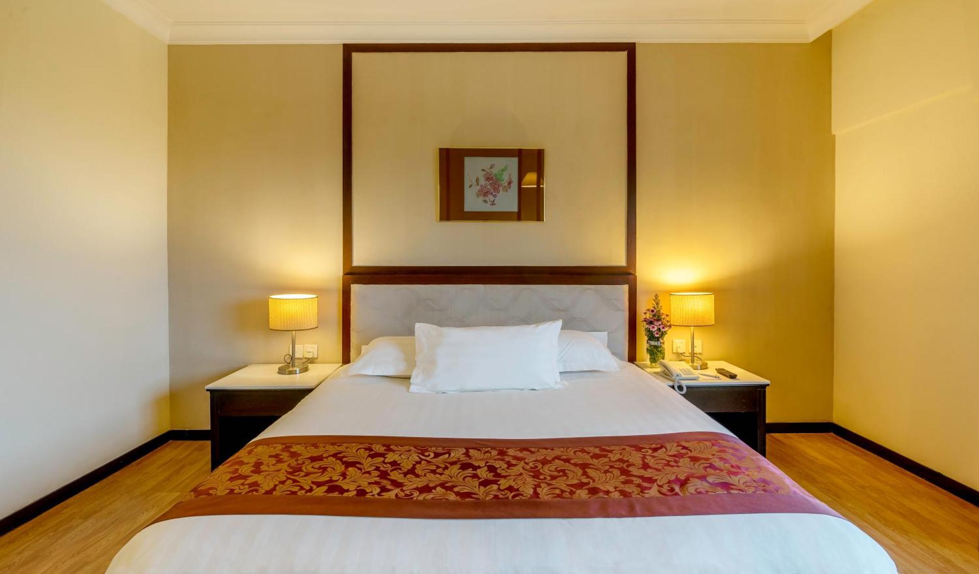Deluxe King Room