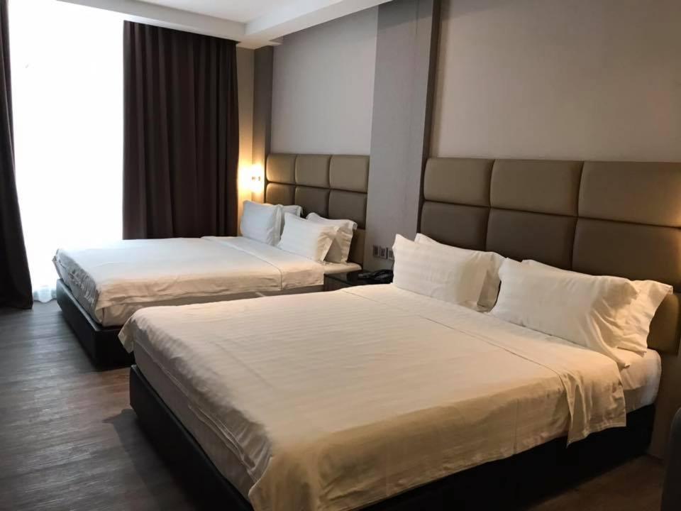 Family Room,1453892380:JPEG