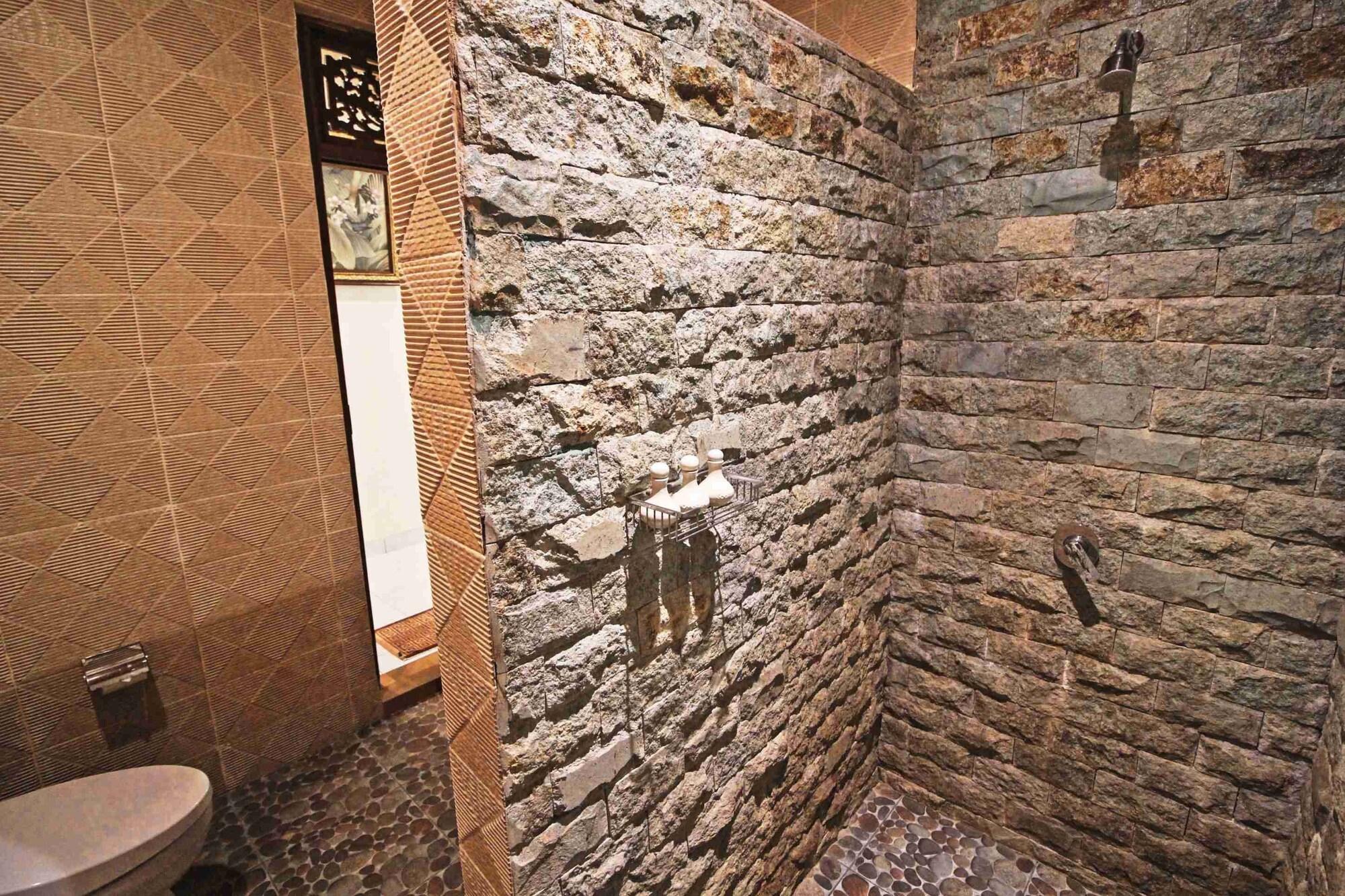 Deluxe Room with Shower