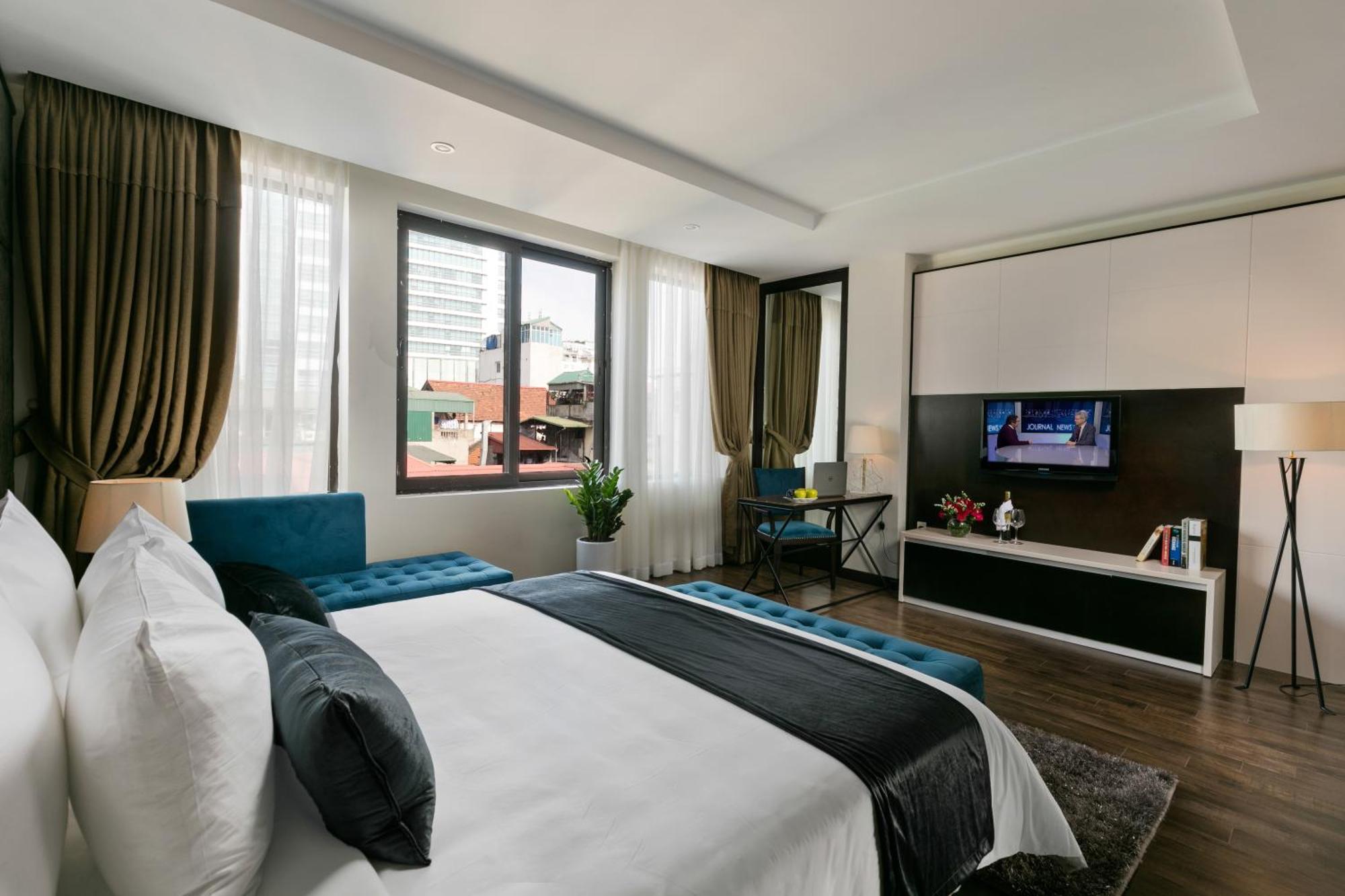 Executive Suite,1222293301:JPEG