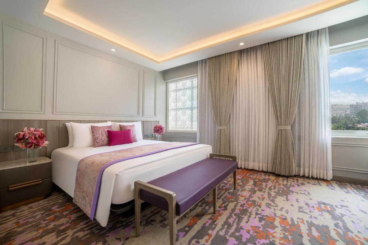 Deluxe Suite - Complimentary 01 way Airport transfer