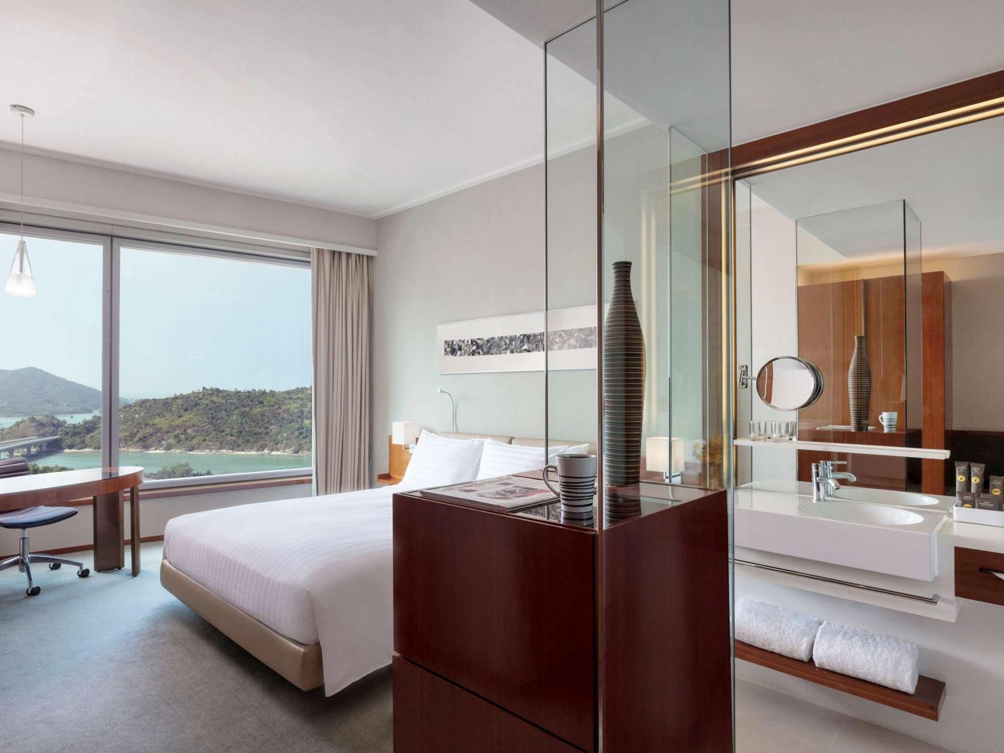 Standard Room Queen Bed