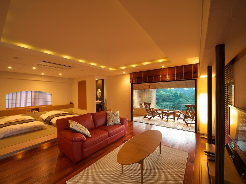 Suite with Open-Air Bath