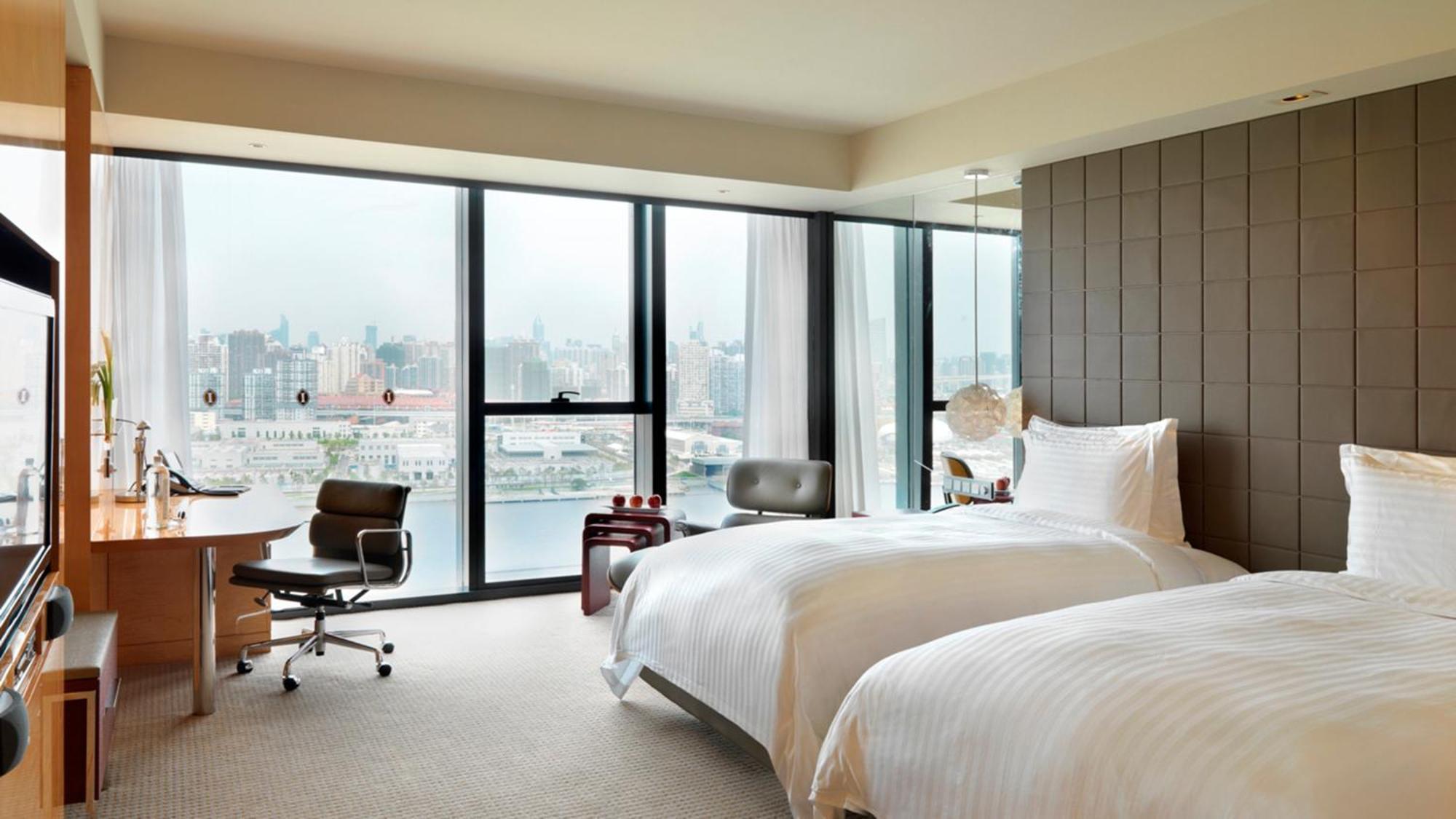 Classic Twin Room with River View - High Floor