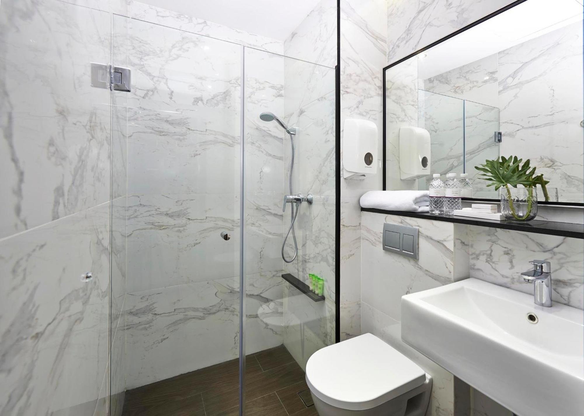 Quarto Twin Superior com Vista Cidade (Pequeno-almoço Halal Fixo)