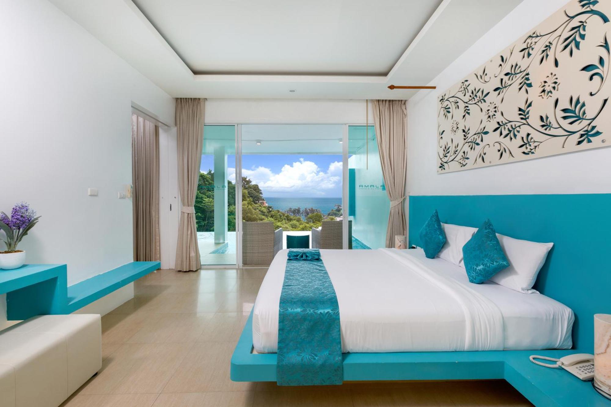 Deluxe Partial Seaview Pool Suite