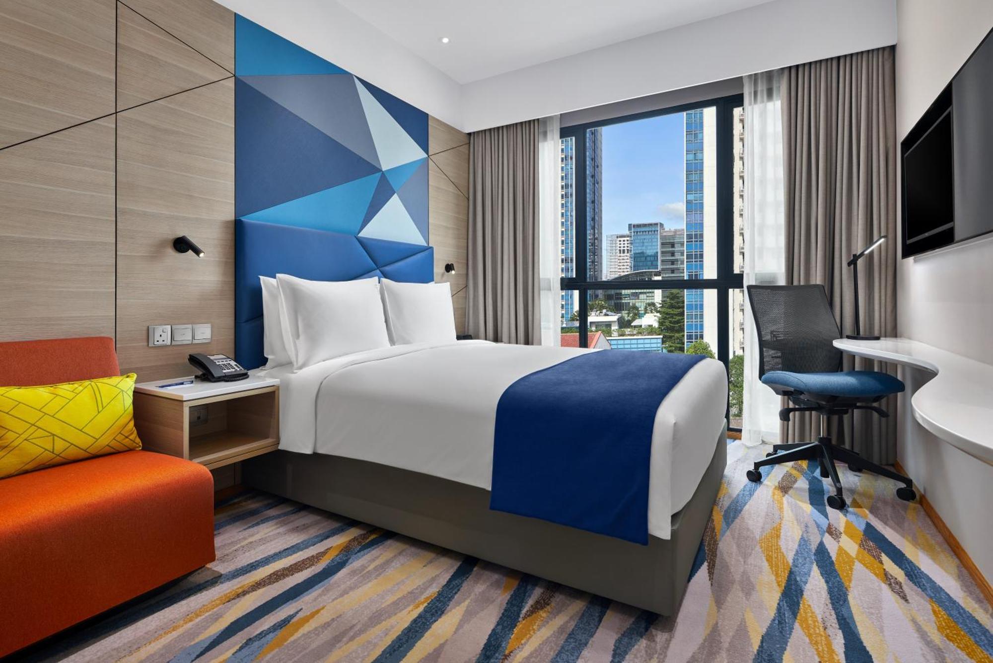 Standard Queen Room with Free Breakfast - Top Floor