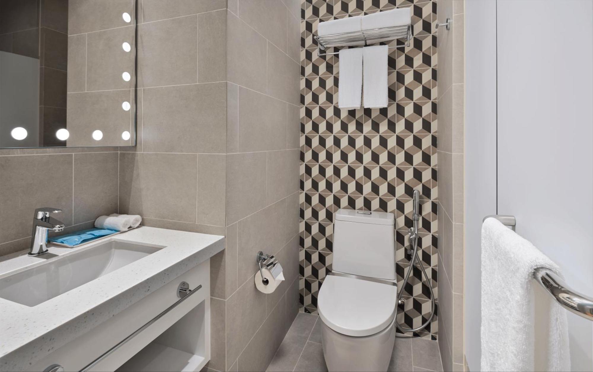 Standard Twin Room with Free Breakfast - Top Floor