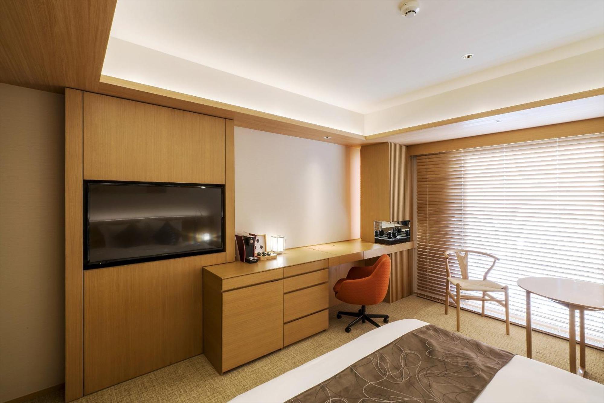 Habitación Doble con cama grande y vistas (para no fumadores)