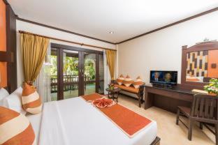 Superior Zimmer mit Kingsize-Bett oder 2 Einzelbetten und Poolblick