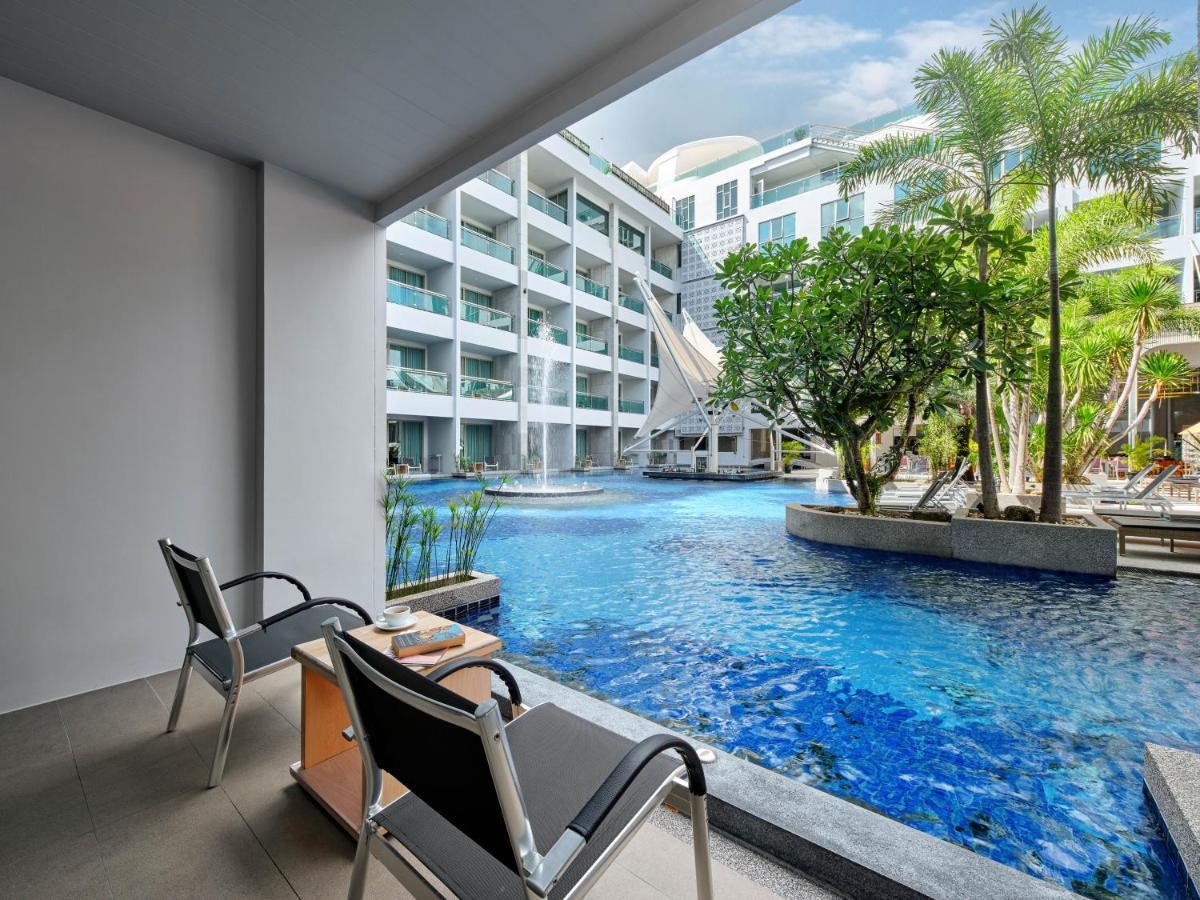 Deluxe Pool Access [Twin]
