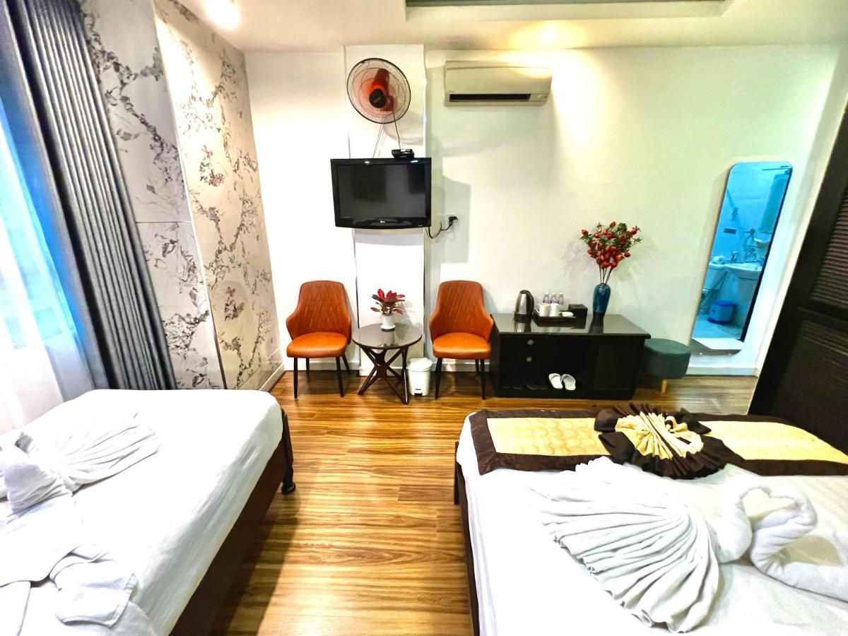 Deluxe Triple Room with City View