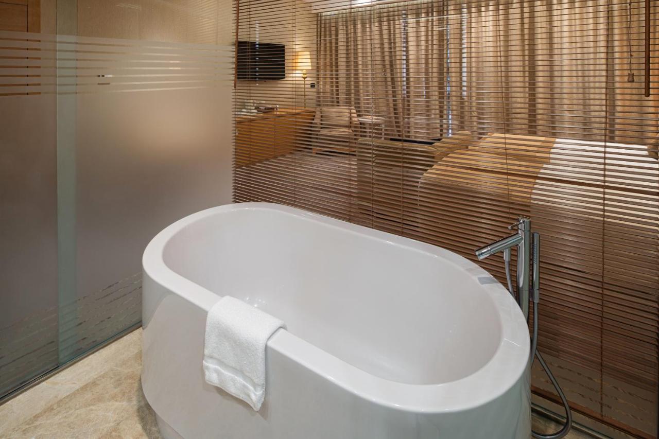 Deluxe Tweepersoonskamer met 2 Aparte Bedden en Uitzicht op Zee