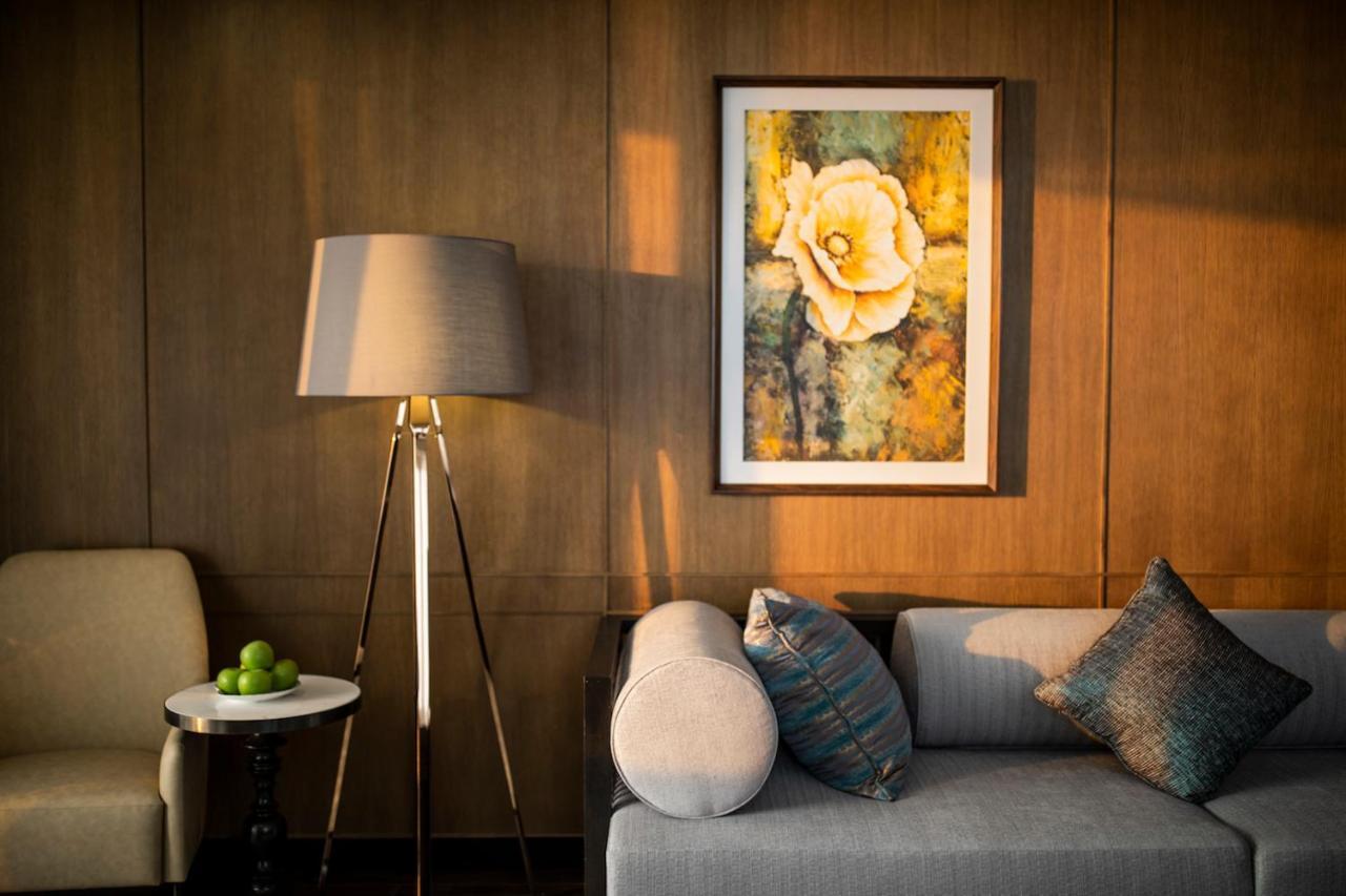 Executive Suite King- VinWonders Park Access (1 time)