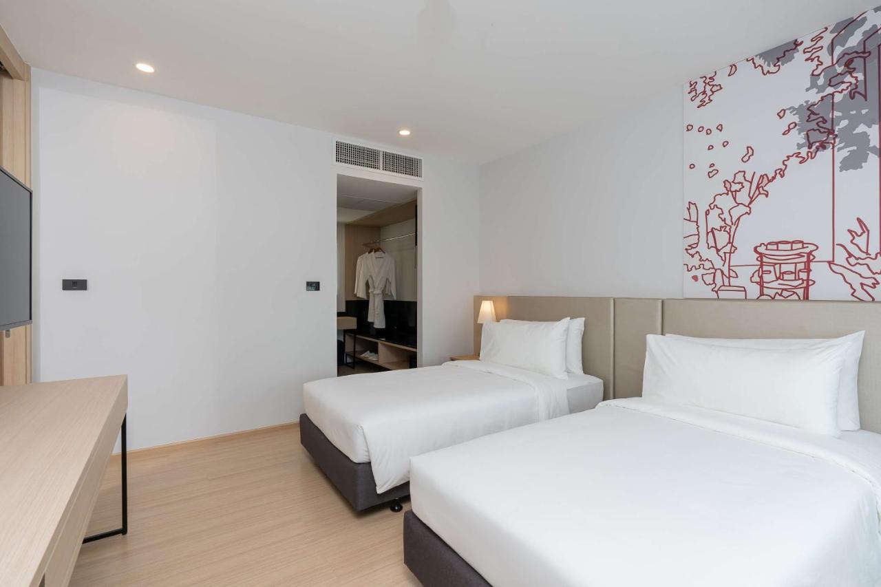 Two-Bedroom Suite with One Queen Bed and Twin Beds - Non-Smoking