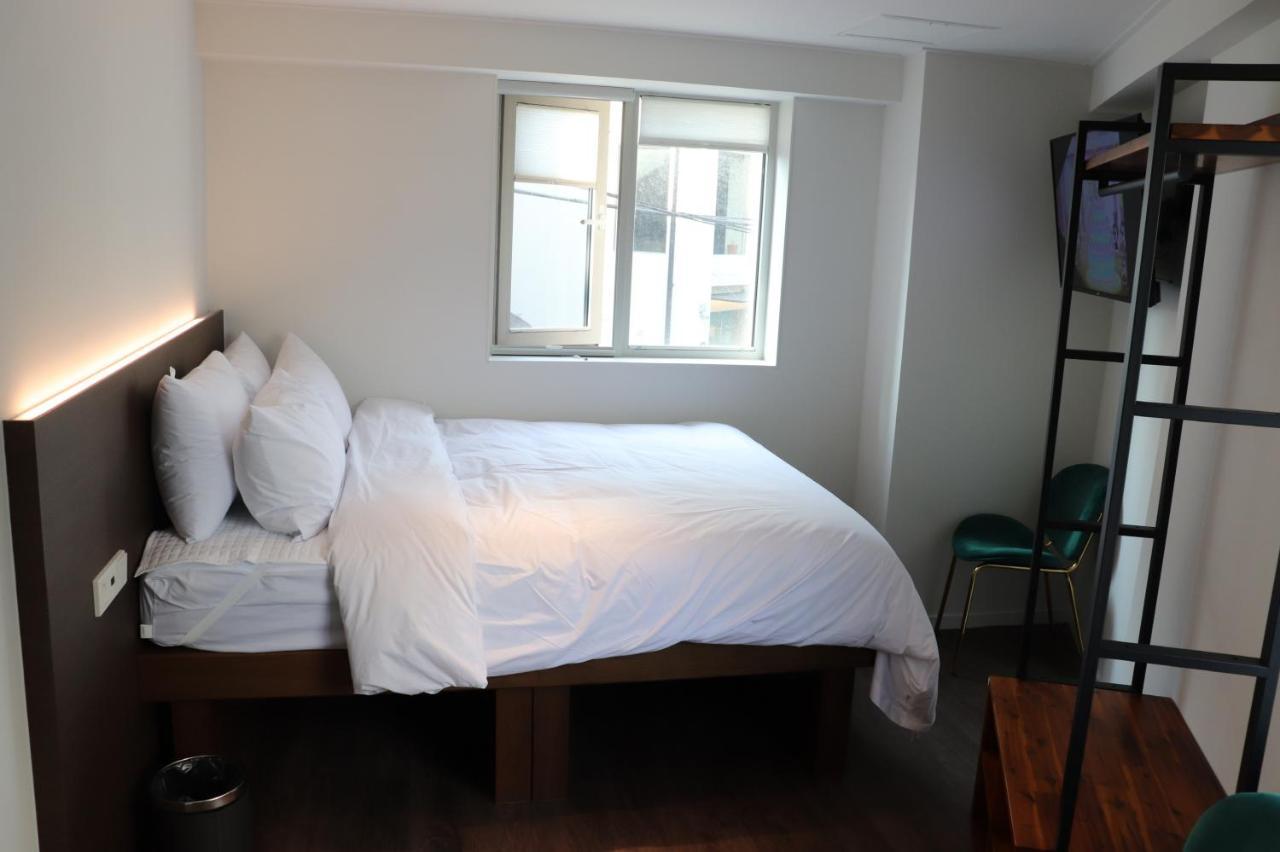 Chambre Double avec Salle de Bains Commune