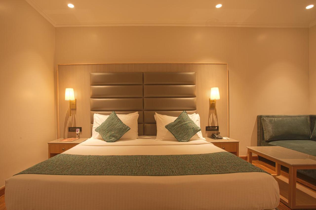 King Room Pool View