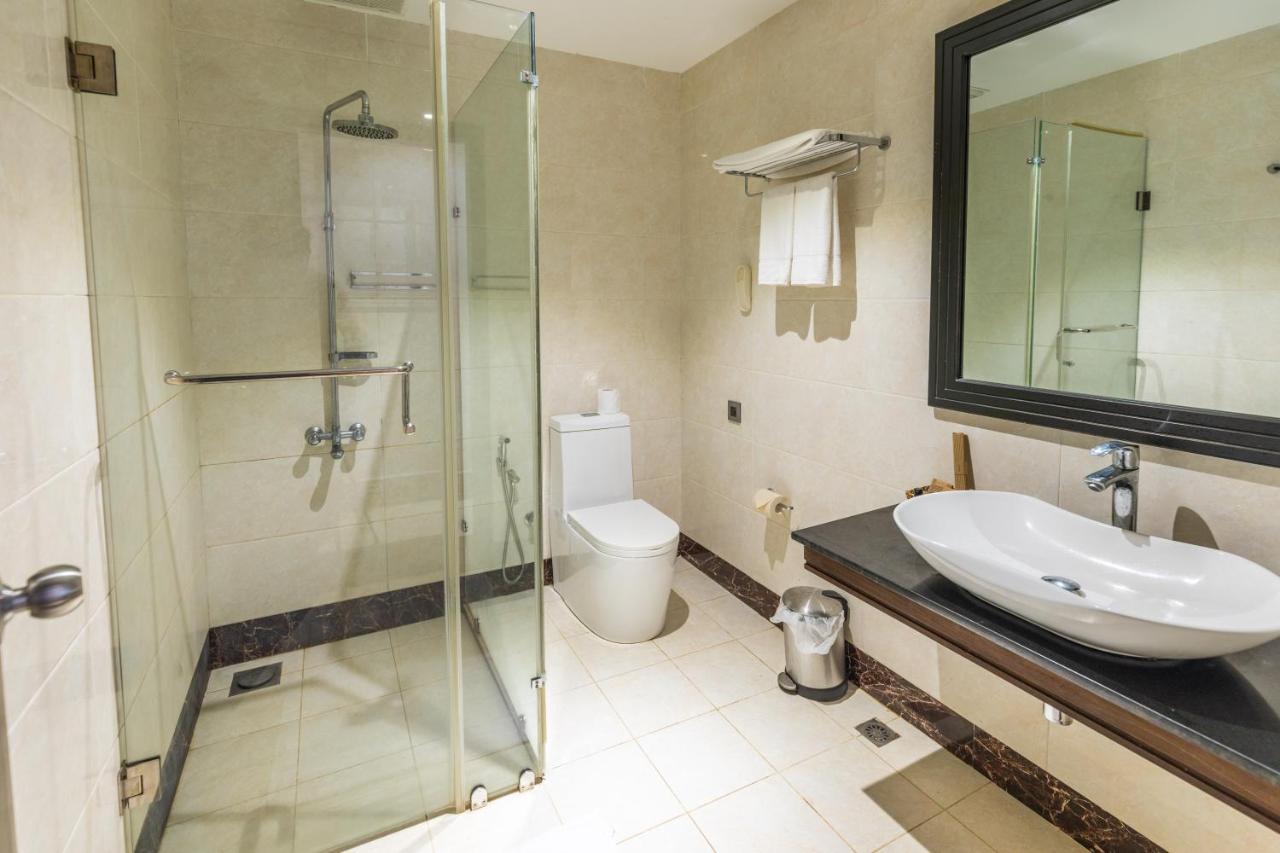 King Room with Spa Bath