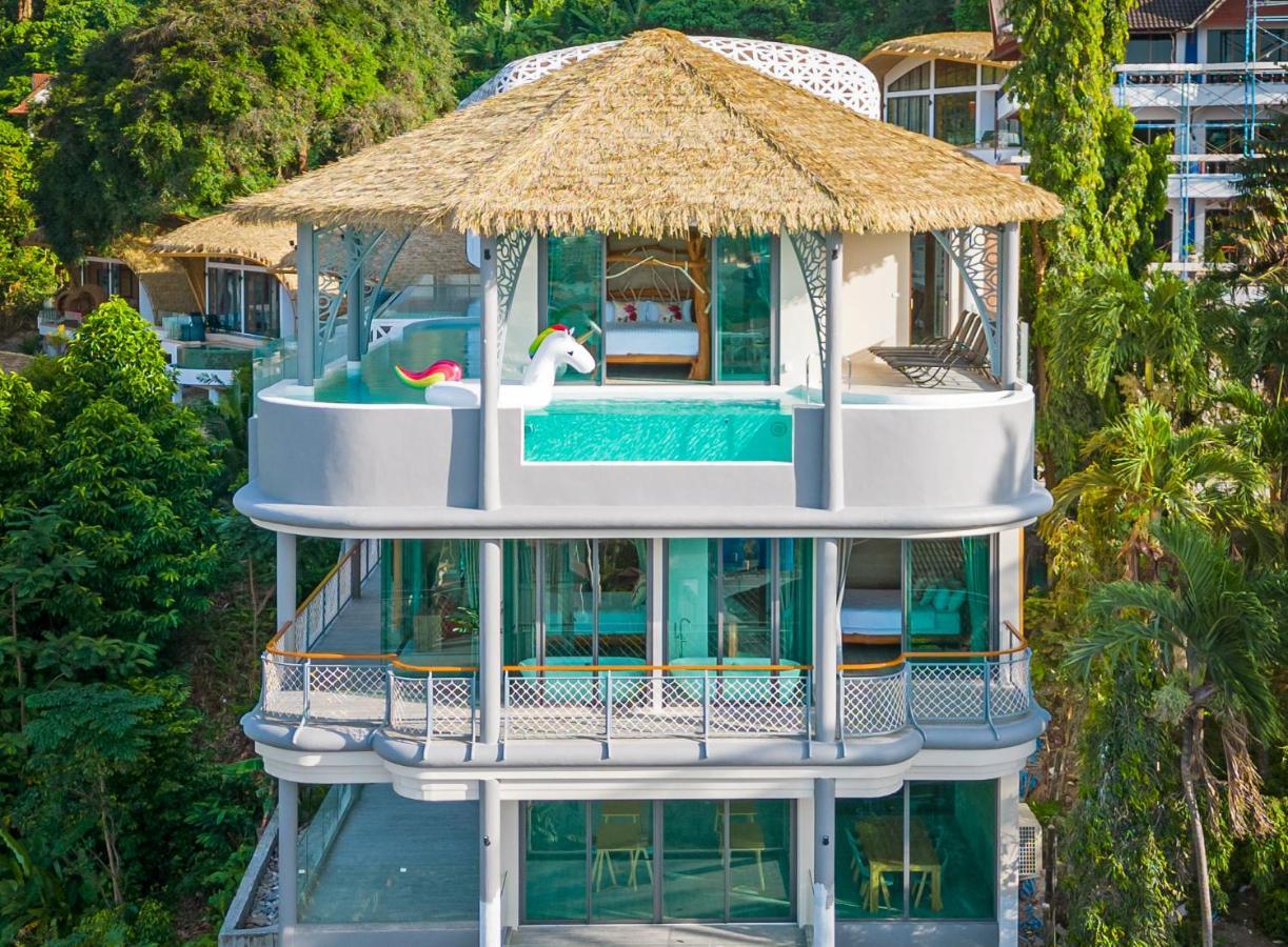 Five-Bedroom Villa with Sea View