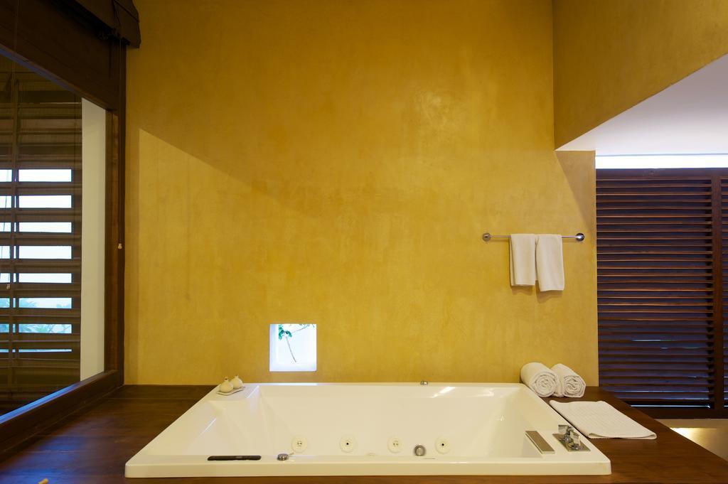 Master Suite Private Pool,135063816:JPEG