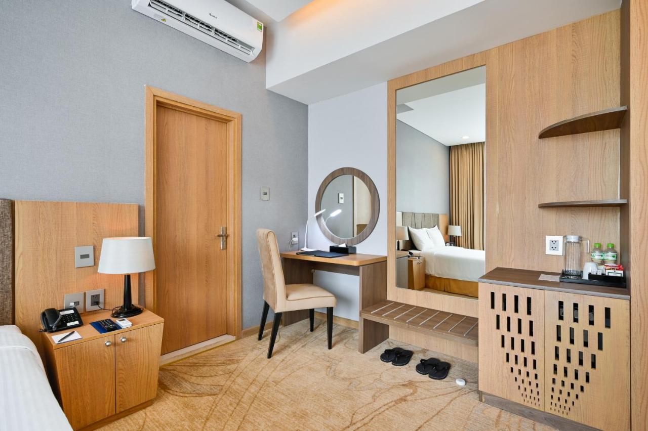 Premium Deluxe King Room City View