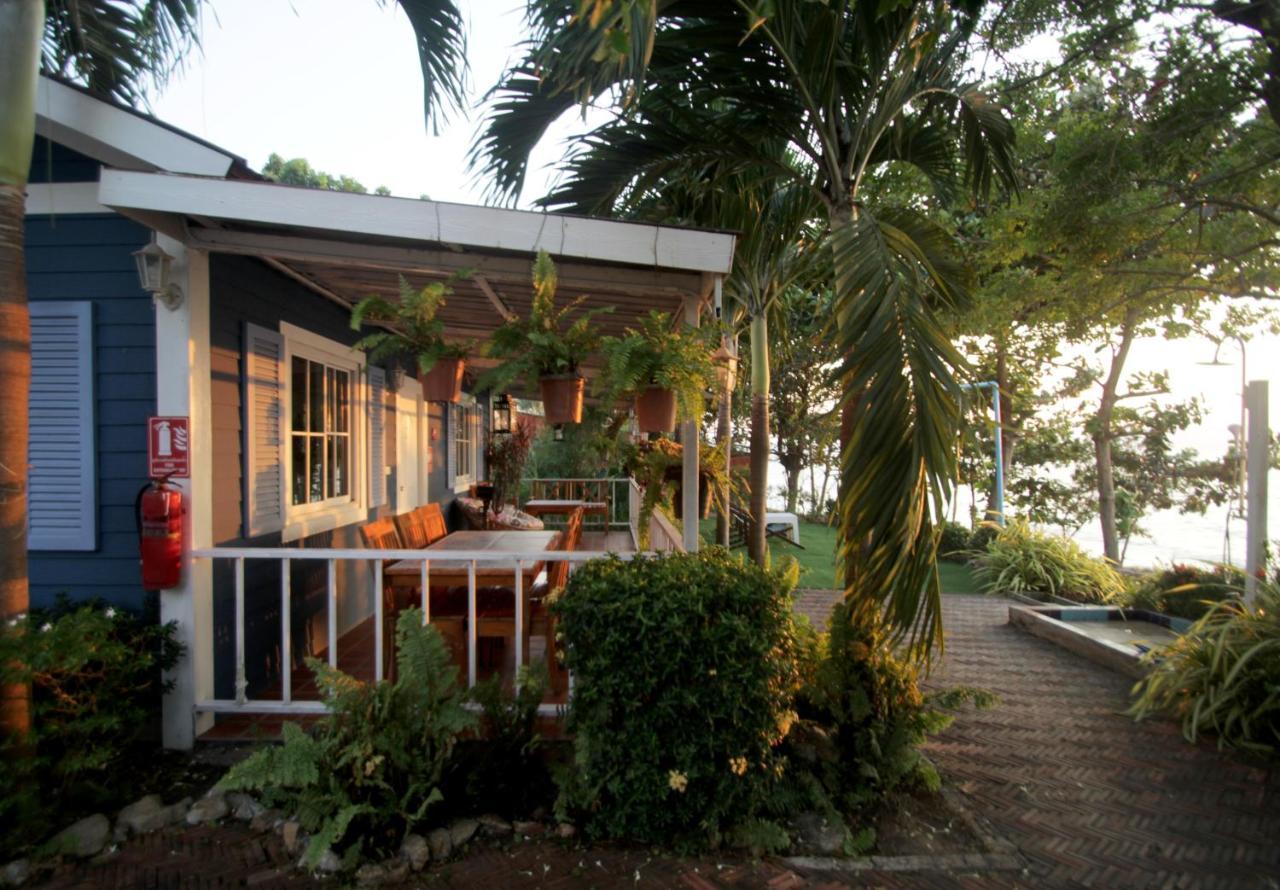 Deluxe Suite with Sea View