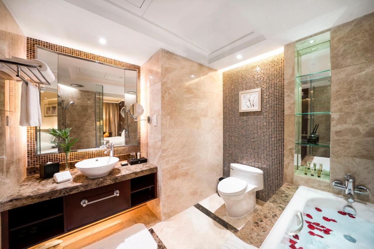 Suite M