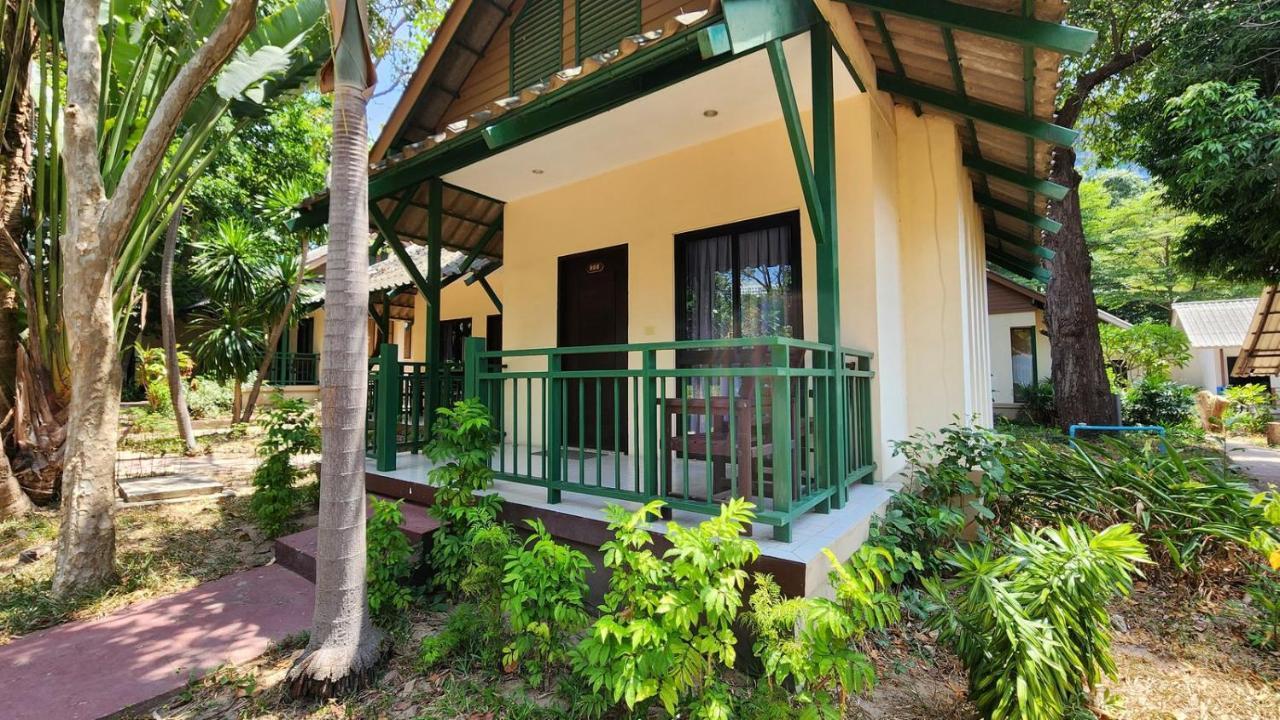Villa with Garden View